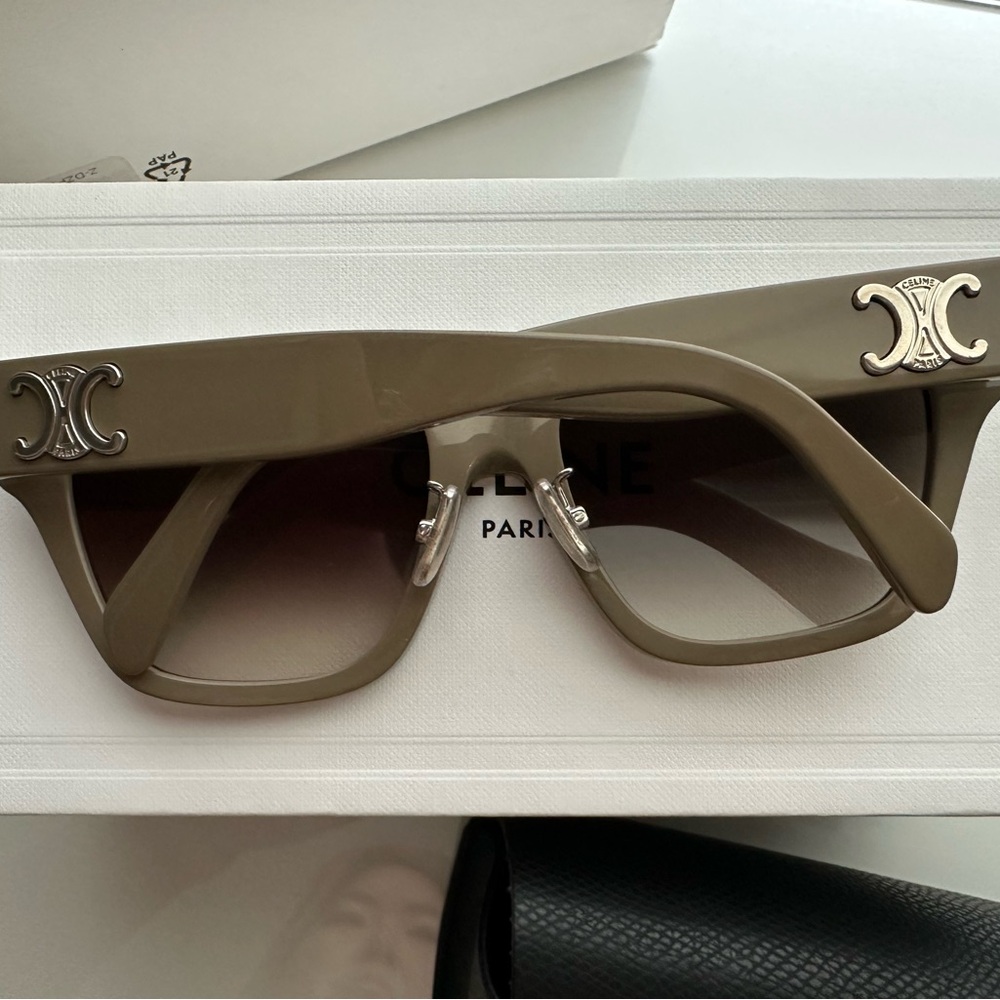 Celine Triomphe Brown Butterfly Ladies Sunglasses CL40 NWB - Picture 6 of 9